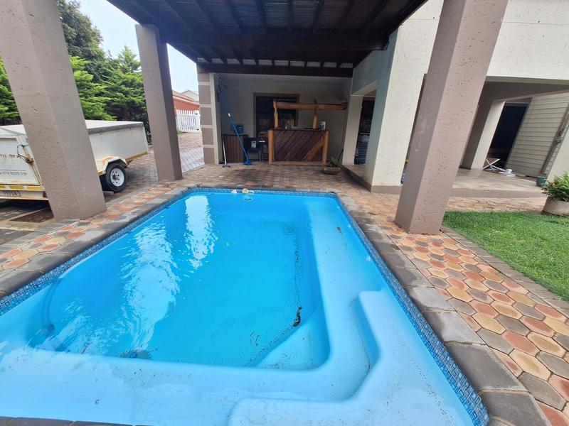 4 Bedroom Property for Sale in Menkenkop Western Cape